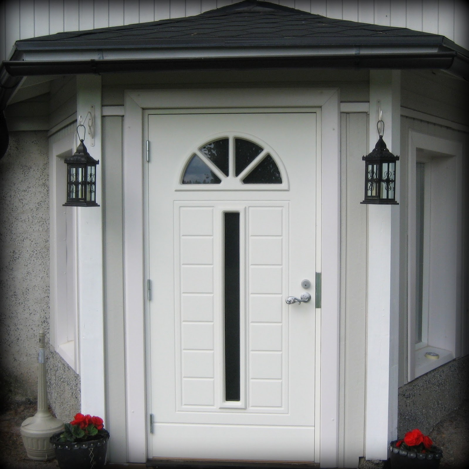 Tilasuunnittelua Somerolla, tilasuunnittelija Marika Piekkala, vanhasta kellaritiloista tuli SPA, sauna, wc, oleskelutila, käytävä ja kodinhoitohuone. Pintasuunnittelu ja valaistussuunnittelu, sekä kiintokalustesuunnittelu, kalusteiden etsintää ja yhteensovittamista, sekä stailausta. Katso myös ennen kuvat lähtökohdista. Sisustussuunnittelija Marika Piekkala, Tampere, Somero, Turku ja Helsinki.