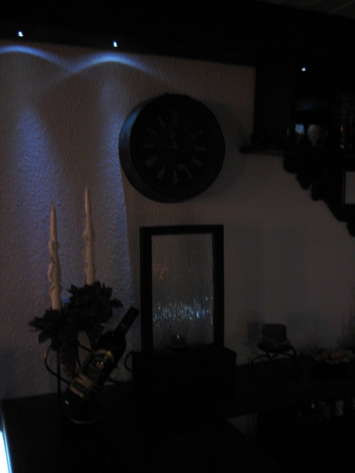 Tilasuunnittelua Somerolla, tilasuunnittelija Marika Piekkala, vanhasta kellaritiloista tuli SPA, sauna, wc, oleskelutila, käytävä ja kodinhoitohuone. Pintasuunnittelu ja valaistussuunnittelu, sekä kiintokalustesuunnittelu, kalusteiden etsintää ja yhteensovittamista, sekä stailausta. Katso myös ennen kuvat lähtökohdista. Sisustussuunnittelija Marika Piekkala, Tampere, Somero, Turku ja Helsinki.