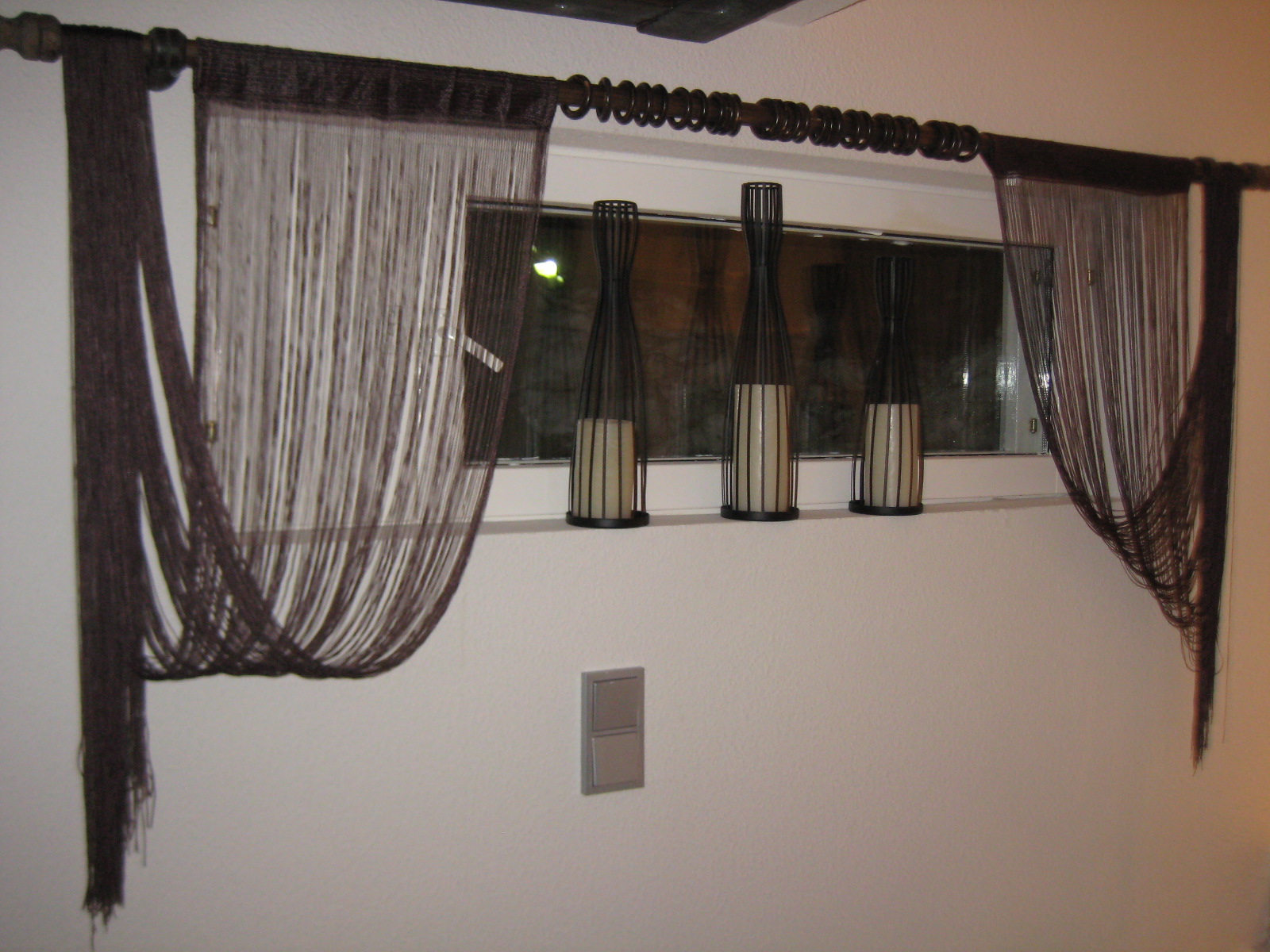 Tilasuunnittelua Somerolla, tilasuunnittelija Marika Piekkala, vanhasta kellaritiloista tuli SPA, sauna, wc, oleskelutila, käytävä ja kodinhoitohuone. Pintasuunnittelu ja valaistussuunnittelu, sekä kiintokalustesuunnittelu, kalusteiden etsintää ja yhteensovittamista, sekä stailausta. Katso myös ennen kuvat lähtökohdista. Sisustussuunnittelija Marika Piekkala, Tampere, Somero, Turku ja Helsinki.