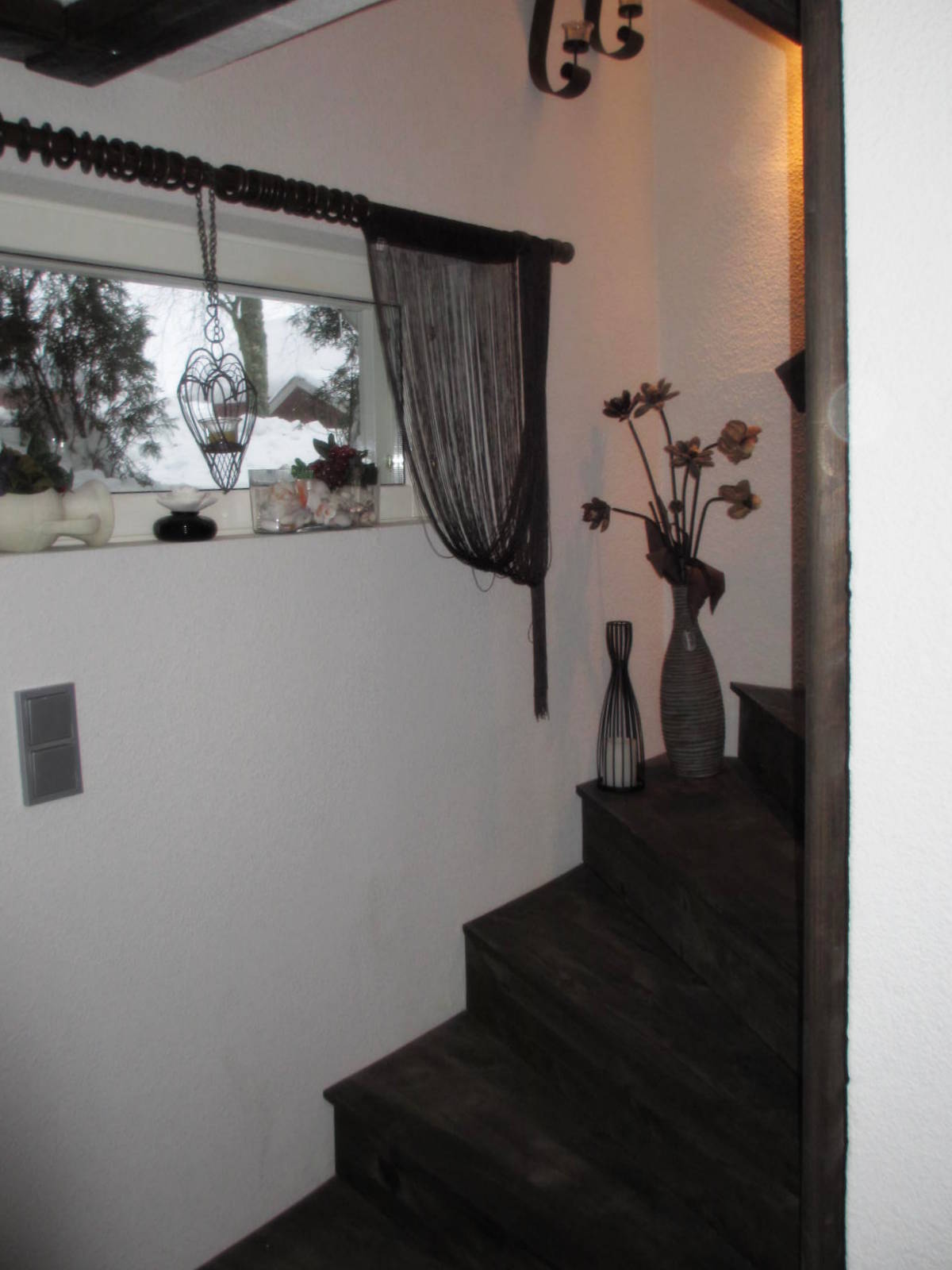 Tilasuunnittelua Somerolla, tilasuunnittelija Marika Piekkala, vanhasta kellaritiloista tuli SPA, sauna, wc, oleskelutila, käytävä ja kodinhoitohuone. Pintasuunnittelu ja valaistussuunnittelu, sekä kiintokalustesuunnittelu, kalusteiden etsintää ja yhteensovittamista, sekä stailausta. Katso myös ennen kuvat lähtökohdista. Sisustussuunnittelija Marika Piekkala, Tampere, Somero, Turku ja Helsinki.