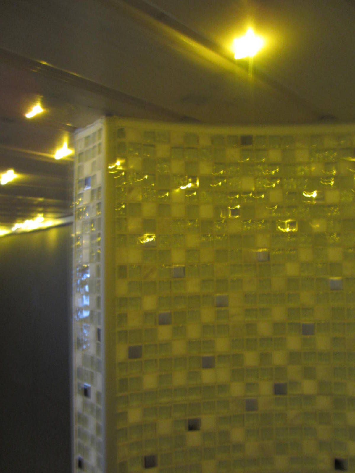 Tilasuunnittelua Somerolla, tilasuunnittelija Marika Piekkala, vanhasta kellaritiloista tuli SPA, sauna, wc, oleskelutila, käytävä ja kodinhoitohuone. Pintasuunnittelu ja valaistussuunnittelu, sekä kiintokalustesuunnittelu, kalusteiden etsintää ja yhteensovittamista, sekä stailausta. Katso myös ennen kuvat lähtökohdista. Sisustussuunnittelija Marika Piekkala, Tampere, Somero, Turku ja Helsinki.