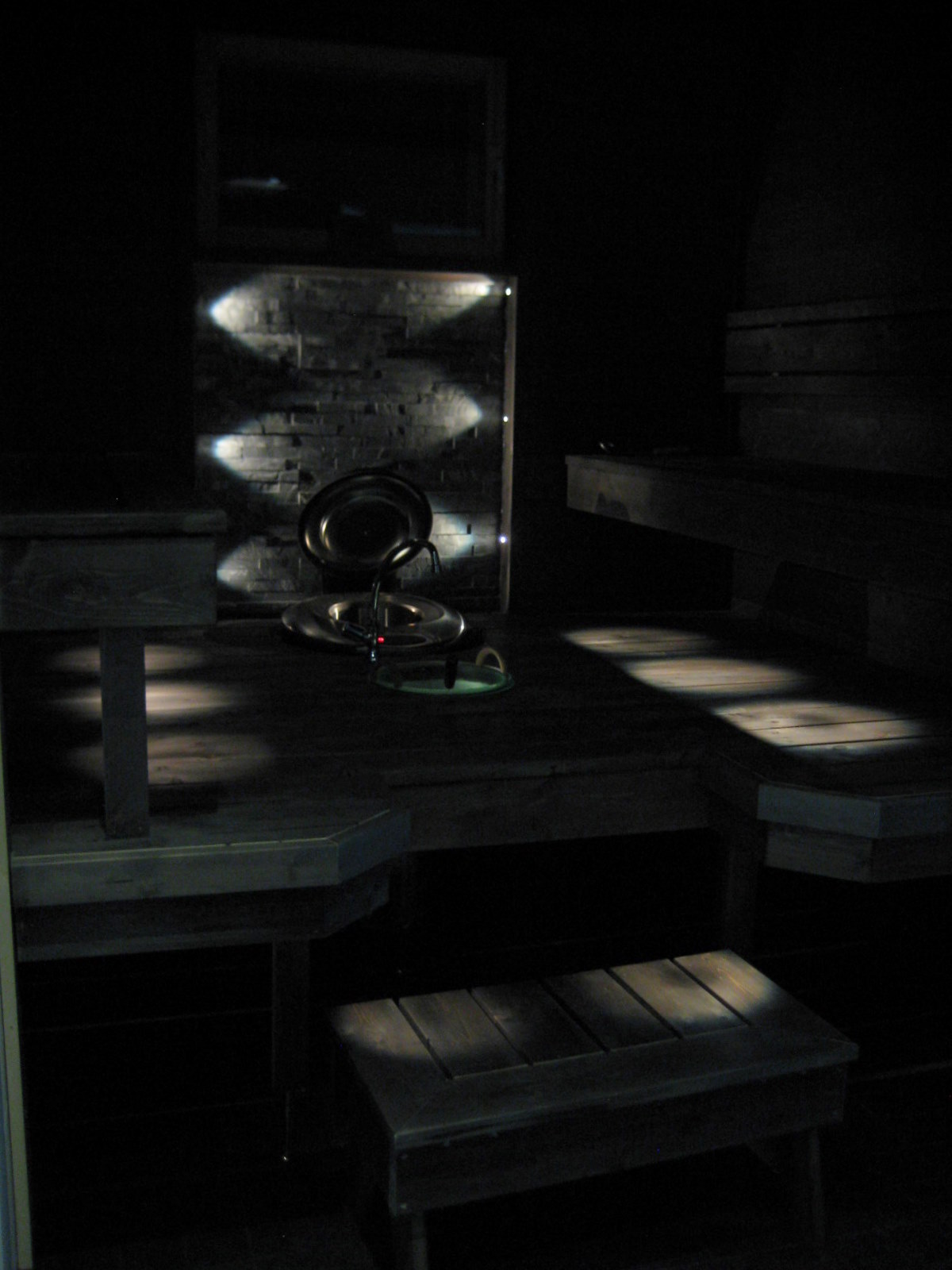 Marikan SisustusStudion tyhjästä paperista ( tietokone pohjasta) itse suunniteltu ja luotu koti, oma koti vuosista 2011-- >> Omakotitalossa on tehty kokonaisvaltaisesti tilasuunnittelu, valaistusssuunnittelu, kiintokalustesuunnittelu, pintasuunnittelu, tekstiilisuunnittelu ja pienesineiden stailausta. Koti oli esillä Meidän Talo lehdessä vuonna 2013. Tilasuunnittelija Marika Piekkala, sisustussuunnittelija Tampere.