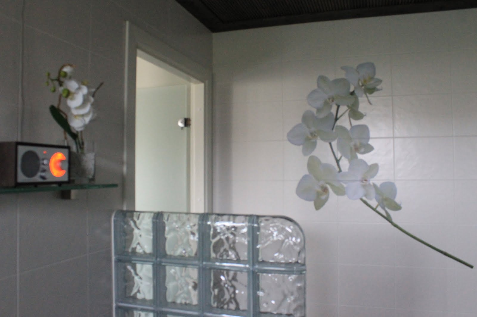 Marikan SisustusStudion tyhjästä paperista ( tietokone pohjasta) itse suunniteltu ja luotu koti, oma koti vuosista 2011-- >> Omakotitalossa on tehty kokonaisvaltaisesti tilasuunnittelu, valaistusssuunnittelu, kiintokalustesuunnittelu, pintasuunnittelu, tekstiilisuunnittelu ja pienesineiden stailausta. Koti oli esillä Meidän Talo lehdessä vuonna 2013. Tilasuunnittelija Marika Piekkala, sisustussuunnittelija Tampere.