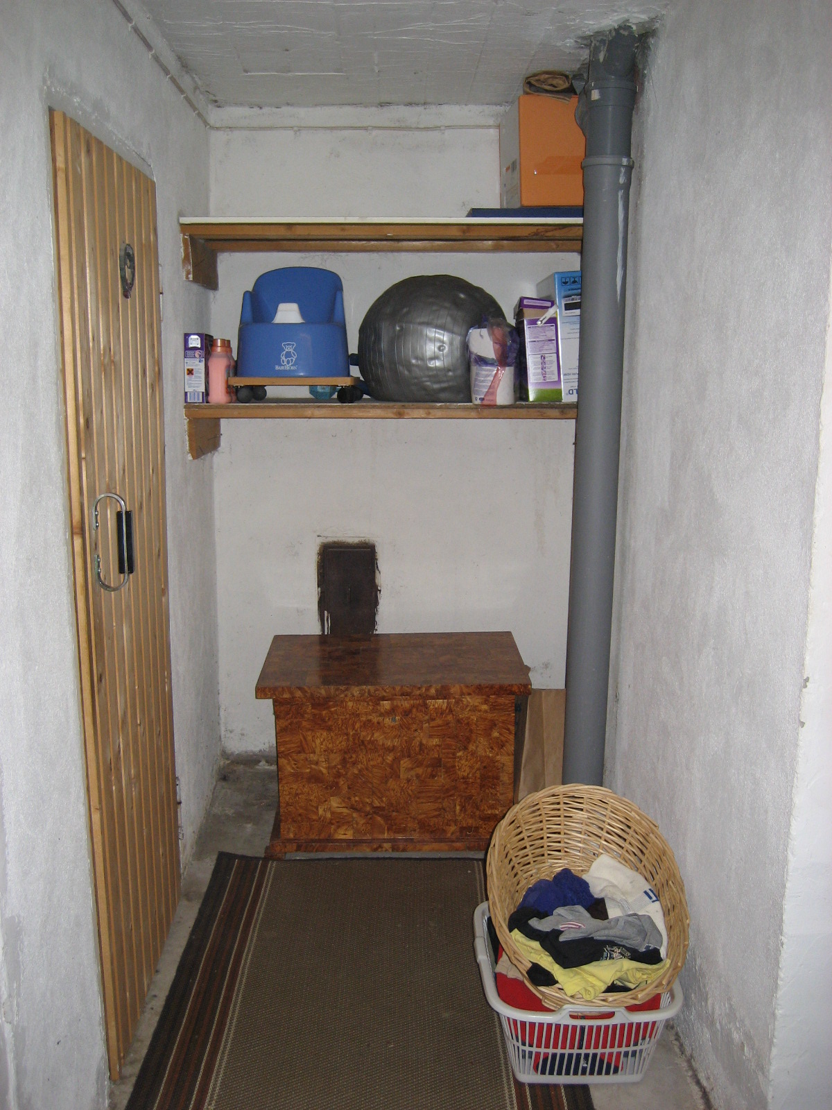 Ennen kuvat lähtökohdista. Tilasuunnittelua Somerolla, tilasuunnittelija Marika Piekkala, vanhasta kellaritiloista tuli SPA, sauna, wc, oleskelutila, käytävä ja kodinhoitohuone. Pintasuunnittelu ja valaistussuunnittelu, sekä kiintokalustesuunnittelu, kalusteiden etsintää ja yhteensovittamista, sekä stailausta.