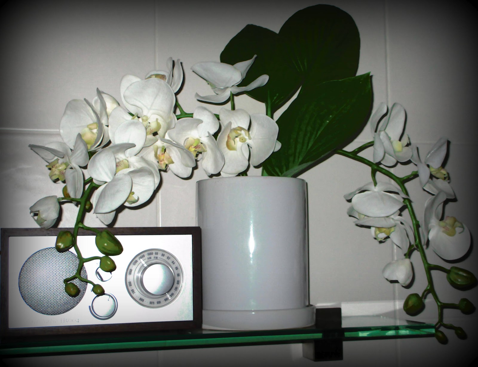 Marikan SisustusStudion tyhjästä paperista ( tietokone pohjasta) itse suunniteltu ja luotu koti, oma koti vuosista 2011-- >> Omakotitalossa on tehty kokonaisvaltaisesti tilasuunnittelu, valaistusssuunnittelu, kiintokalustesuunnittelu, pintasuunnittelu, tekstiilisuunnittelu ja pienesineiden stailausta. Koti oli esillä Meidän Talo lehdessä vuonna 2013. Tilasuunnittelija Marika Piekkala, sisustussuunnittelija Tampere.