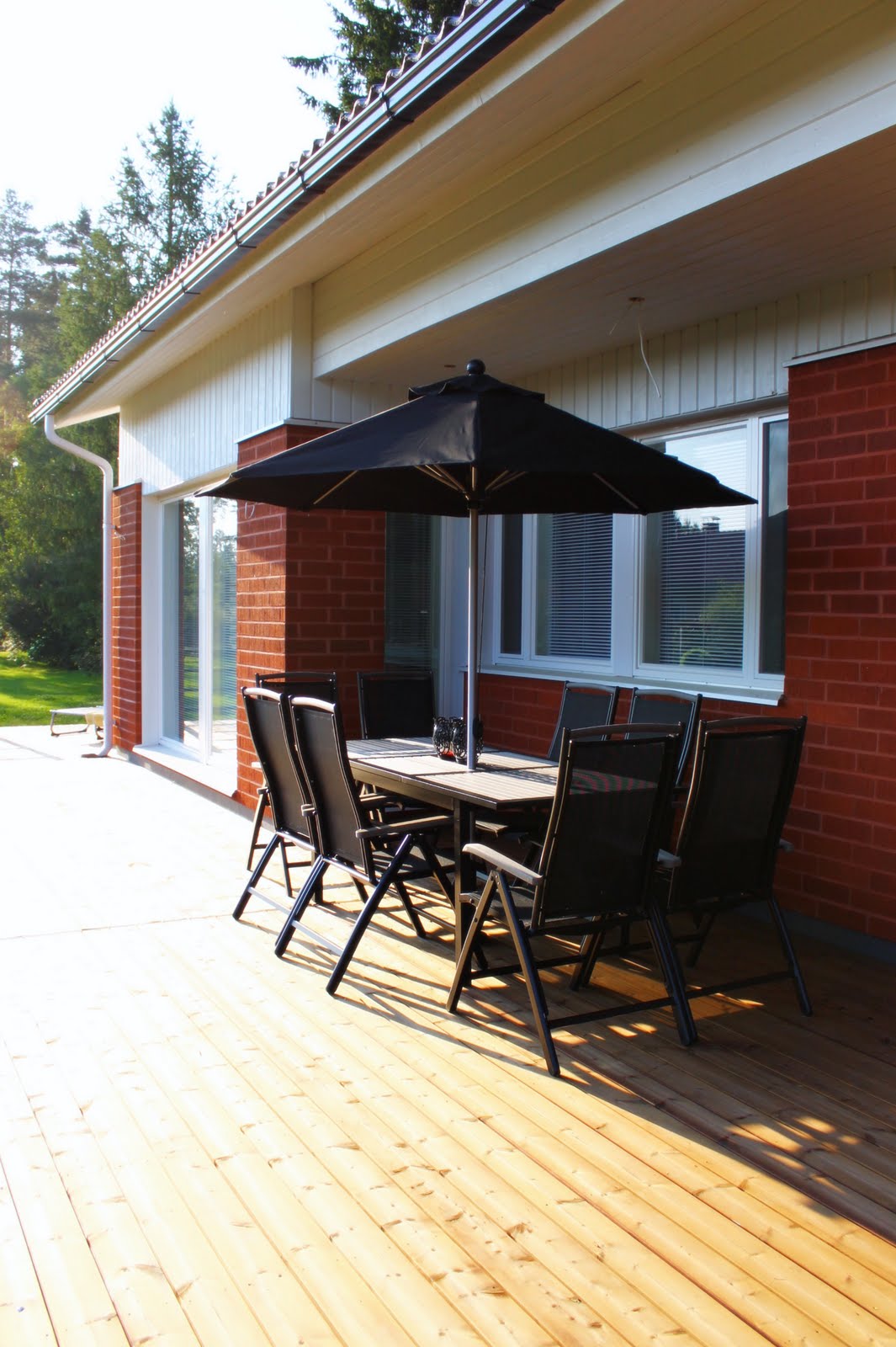 Marikan SisustusStudion tyhjästä paperista ( tietokone pohjasta) itse suunniteltu ja luotu koti, oma koti vuosista 2011-- >> Omakotitalossa on tehty kokonaisvaltaisesti tilasuunnittelu, valaistusssuunnittelu, kiintokalustesuunnittelu, pintasuunnittelu, tekstiilisuunnittelu ja pienesineiden stailausta. Koti oli esillä Meidän Talo lehdessä vuonna 2013. Tilasuunnittelija Marika Piekkala, sisustussuunnittelija Tampere.