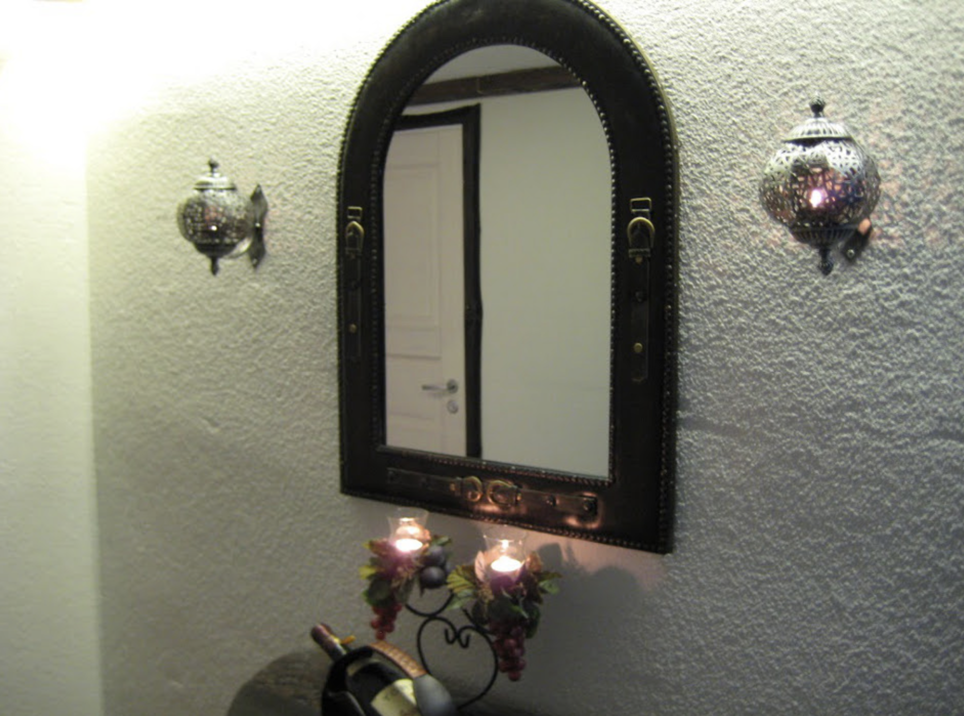 Tilasuunnittelua Somerolla, tilasuunnittelija Marika Piekkala, vanhasta kellaritiloista tuli SPA, sauna, wc, oleskelutila, käytävä ja kodinhoitohuone. Pintasuunnittelu ja valaistussuunnittelu, sekä kiintokalustesuunnittelu, kalusteiden etsintää ja yhteensovittamista, sekä stailausta. Katso myös ennen kuvat lähtökohdista. Sisustussuunnittelija Marika Piekkala, Tampere, Somero, Turku ja Helsinki.