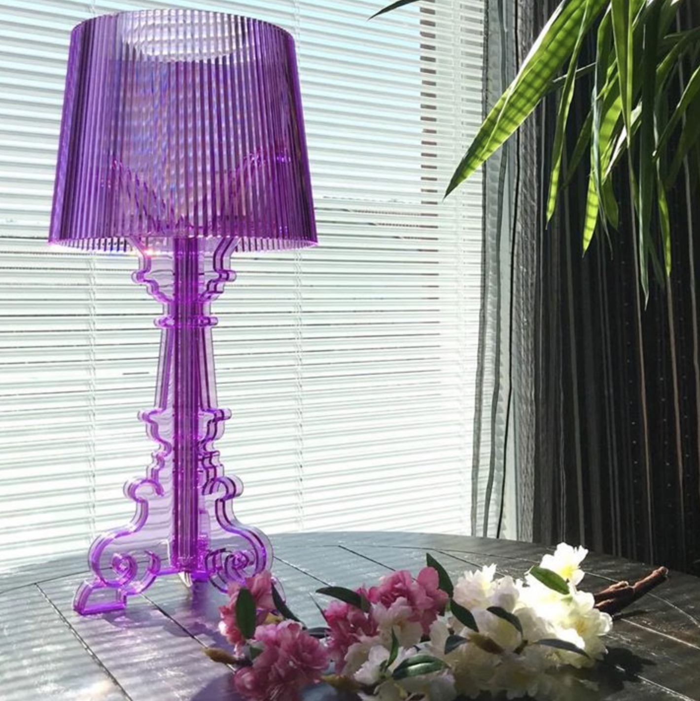 Marikan SisustusStudion tyhjästä paperista ( tietokone pohjasta) itse suunniteltu ja luotu koti, oma koti vuosista 2011-- >> Omakotitalossa on tehty kokonaisvaltaisesti tilasuunnittelu, valaistusssuunnittelu, kiintokalustesuunnittelu, pintasuunnittelu, tekstiilisuunnittelu ja pienesineiden stailausta. Koti oli esillä Meidän Talo lehdessä vuonna 2013. Tilasuunnittelija Marika Piekkala, sisustussuunnittelija Tampere.