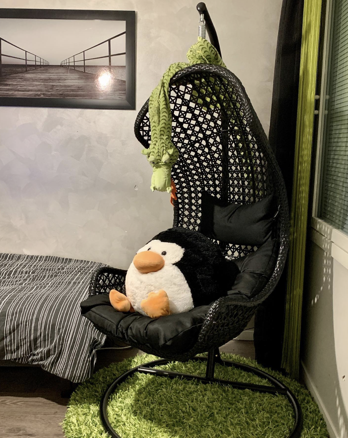 Marikan SisustusStudion tyhjästä paperista ( tietokone pohjasta) itse suunniteltu ja luotu koti, oma koti vuosista 2011-- >> Omakotitalossa on tehty kokonaisvaltaisesti tilasuunnittelu, valaistusssuunnittelu, kiintokalustesuunnittelu, pintasuunnittelu, tekstiilisuunnittelu ja pienesineiden stailausta. Koti oli esillä Meidän Talo lehdessä vuonna 2013. Tilasuunnittelija Marika Piekkala, sisustussuunnittelija Tampere.