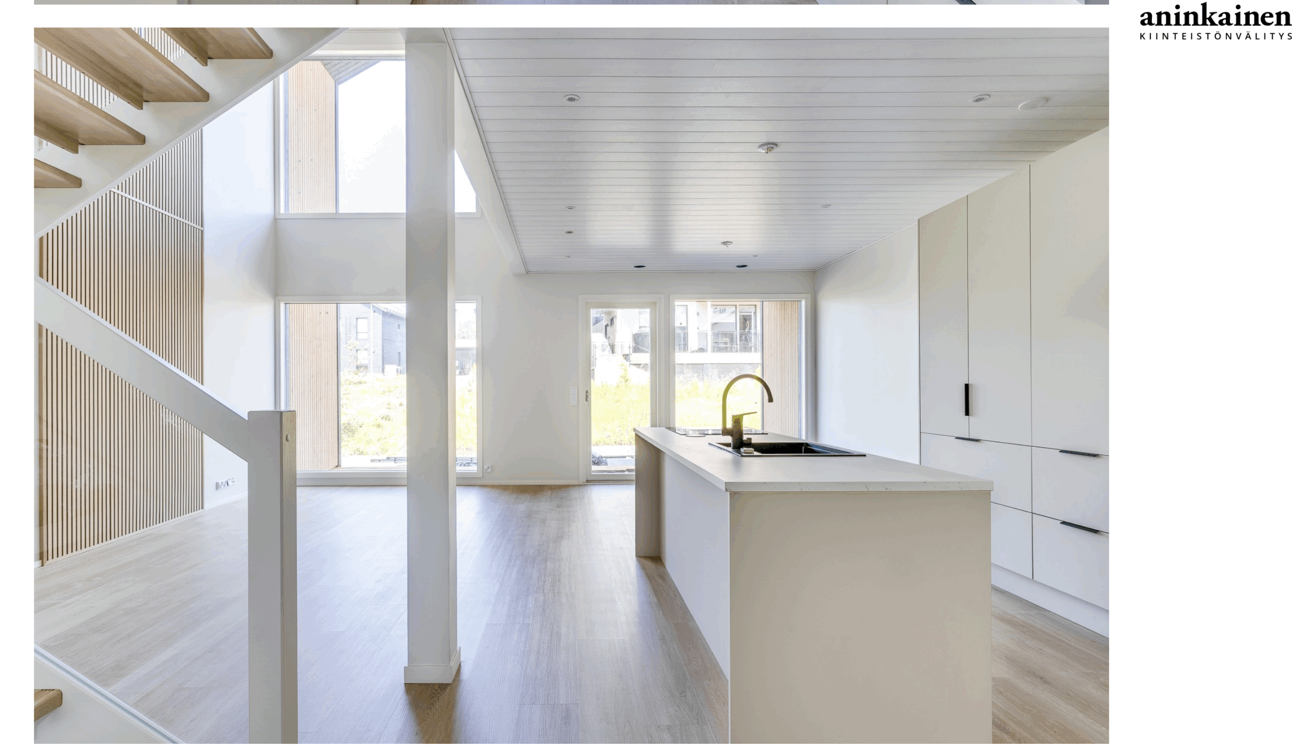 Rakennuttajan myyntikohde myyty. Kiinteistövälittäjä Aninkainen.fi omistaa kuvat ja tekijänoikeudet. Kaikki sisätilan materiaalit, pinnat ja kiintokalusteet saunan kanssa on valinnut Marika Piekkala, Sisustussuunnittelija Tampere, Pirkanmaa, Ylöjärvi, Nokia Turku, Helsinki, Lahti ja muut kaupungit. Toimin koko Suomen alueella, myös ulkomailla.   Marikan SisustusStudio 045 - 137 2572 www.sisustusstudio.com Sisustussuunnittelua intohimolla & 16 vuoden kokemuksella 💯✨