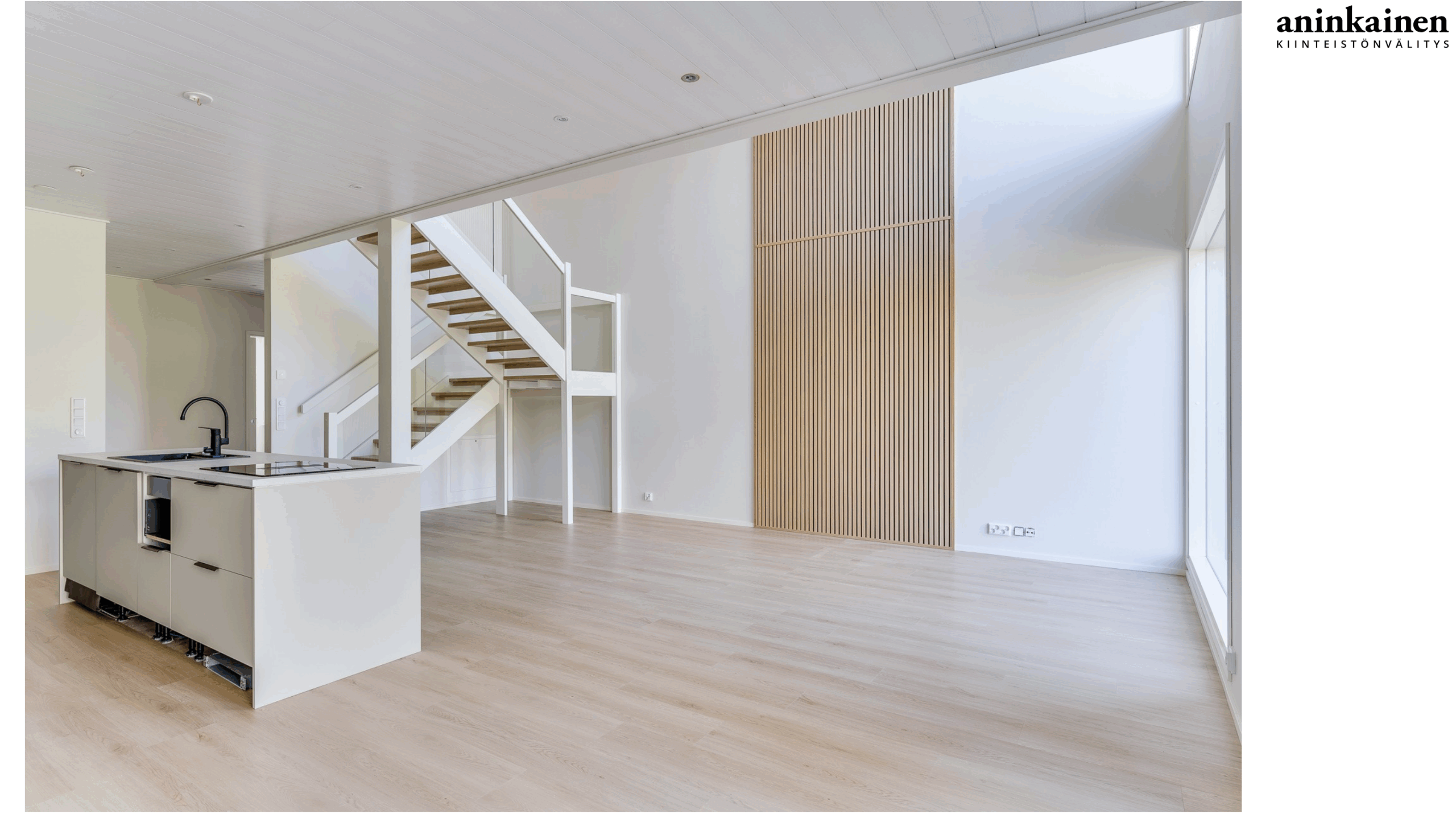 Rakennuttajan myyntikohde myyty. Kiinteistövälittäjä Aninkainen.fi omistaa kuvat ja tekijänoikeudet. Kaikki sisätilan materiaalit, pinnat ja kiintokalusteet saunan kanssa on valinnut Marika Piekkala, Sisustussuunnittelija Tampere, Pirkanmaa, Ylöjärvi, Nokia Turku, Helsinki, Lahti ja muut kaupungit. Toimin koko Suomen alueella, myös ulkomailla.   Marikan SisustusStudio 045 - 137 2572 www.sisustusstudio.com Sisustussuunnittelua intohimolla & 16 vuoden kokemuksella 💯✨