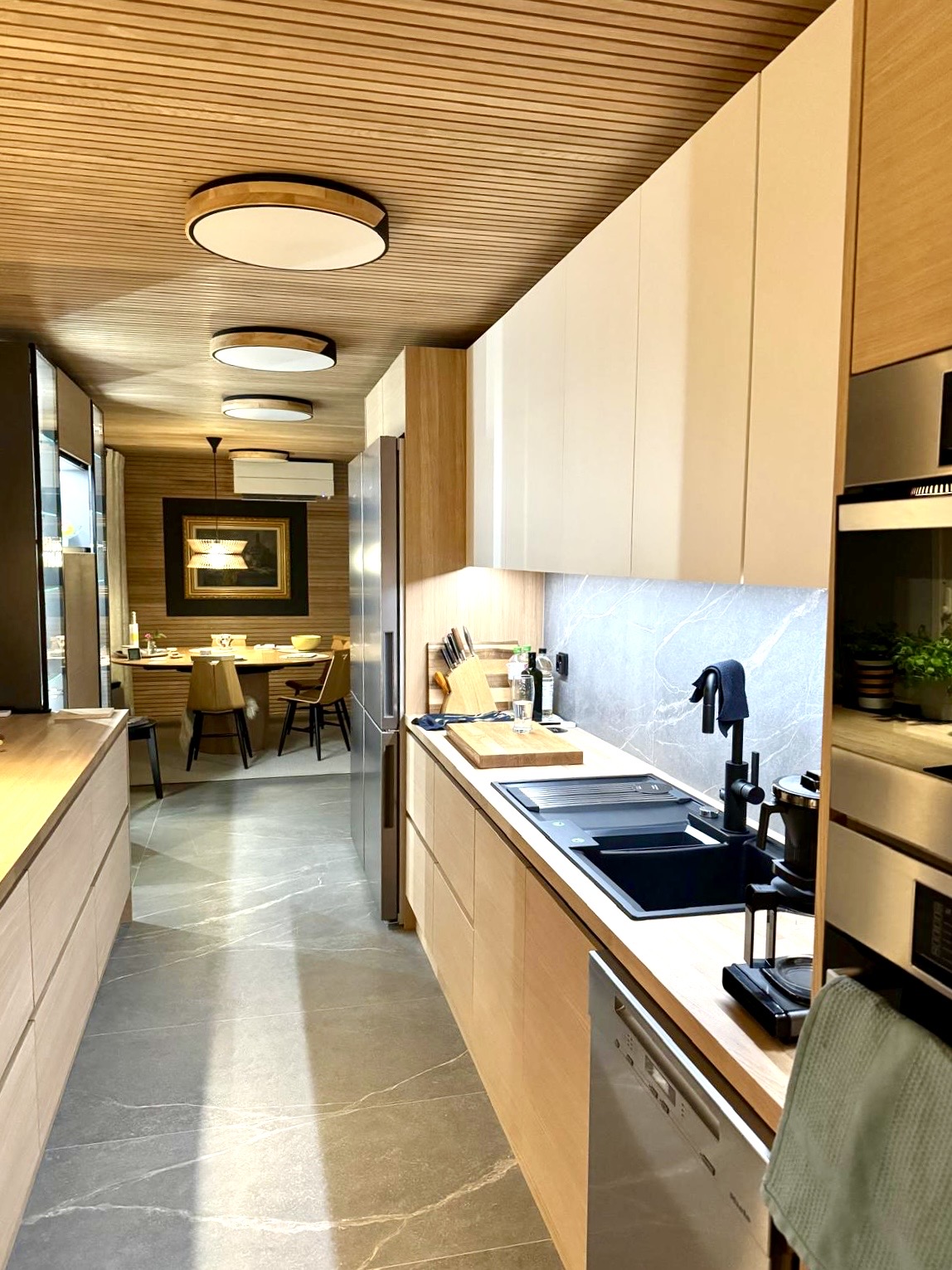 Uudistettu Keittiö Sääksmäellä- Lempäälä- Sääksjärvi - Tampere - Marika Piekkala - Marikan SisustusStudio - kokonaisvaltainen keittiöremontti