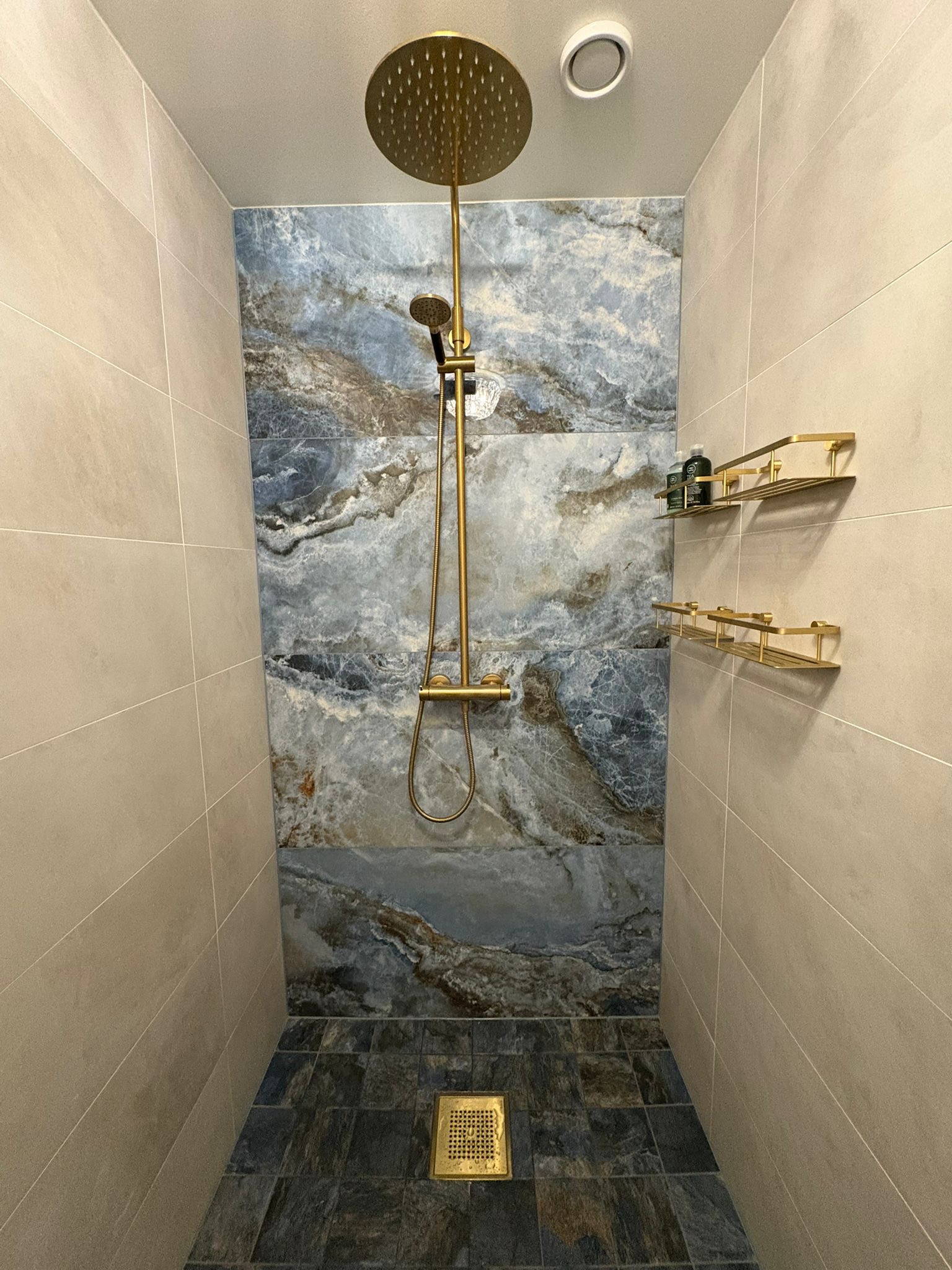 Sisustussuunnittelija Tampere kokemuksia, Marika Piekkala, Marikan SisustusStudio, Pirkanmaa, Ylöjärvi, sisustussuunnittelua rakkaudella yksityisiin ja julkisiin kohteisiin. Tampereen rintamamiestalon kokonaisvaltainen uudistus. Sisustussuunnittelija Tampere, Ylöjärvi, Nokia, koko Suomi. Toteutus ja kuvat: Tiilenpäät Oy