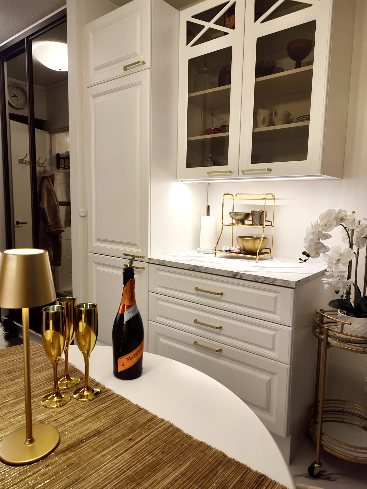 Sisustussuunnittelija Tampere kokemuksia, Marika Piekkala, Marikan SisustusStudio, Pirkanmaa, Ylöjärvi, sisustussuunnittelua rakkaudella yksityisiin ja julkisiin kohteisiin. Tampereen rintamamiestalon kokonaisvaltainen uudistus. Sisustussuunnittelija Tampere, Ylöjärvi, Nokia, koko Suomi. Toteutus Designkaluste FInland Oy