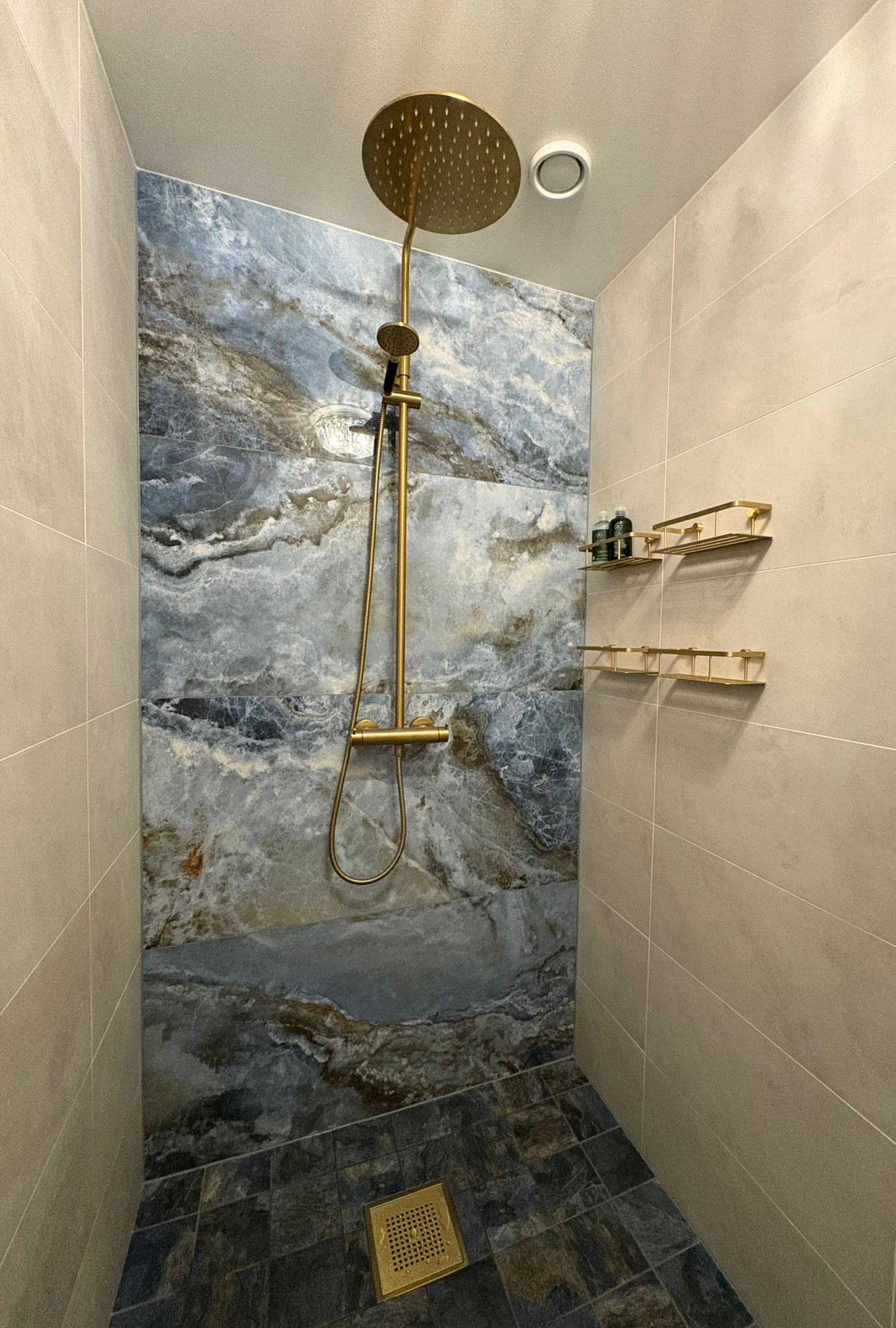 Sisustussuunnittelija Tampere kokemuksia, Marika Piekkala, Marikan SisustusStudio, Pirkanmaa, Ylöjärvi, sisustussuunnittelua rakkaudella yksityisiin ja julkisiin kohteisiin. Tampereen rintamamiestalon kokonaisvaltainen uudistus. Sisustussuunnittelija Tampere, Ylöjärvi, Nokia, koko Suomi. Toteutus ja kuvat: Tiilenpäät Oy