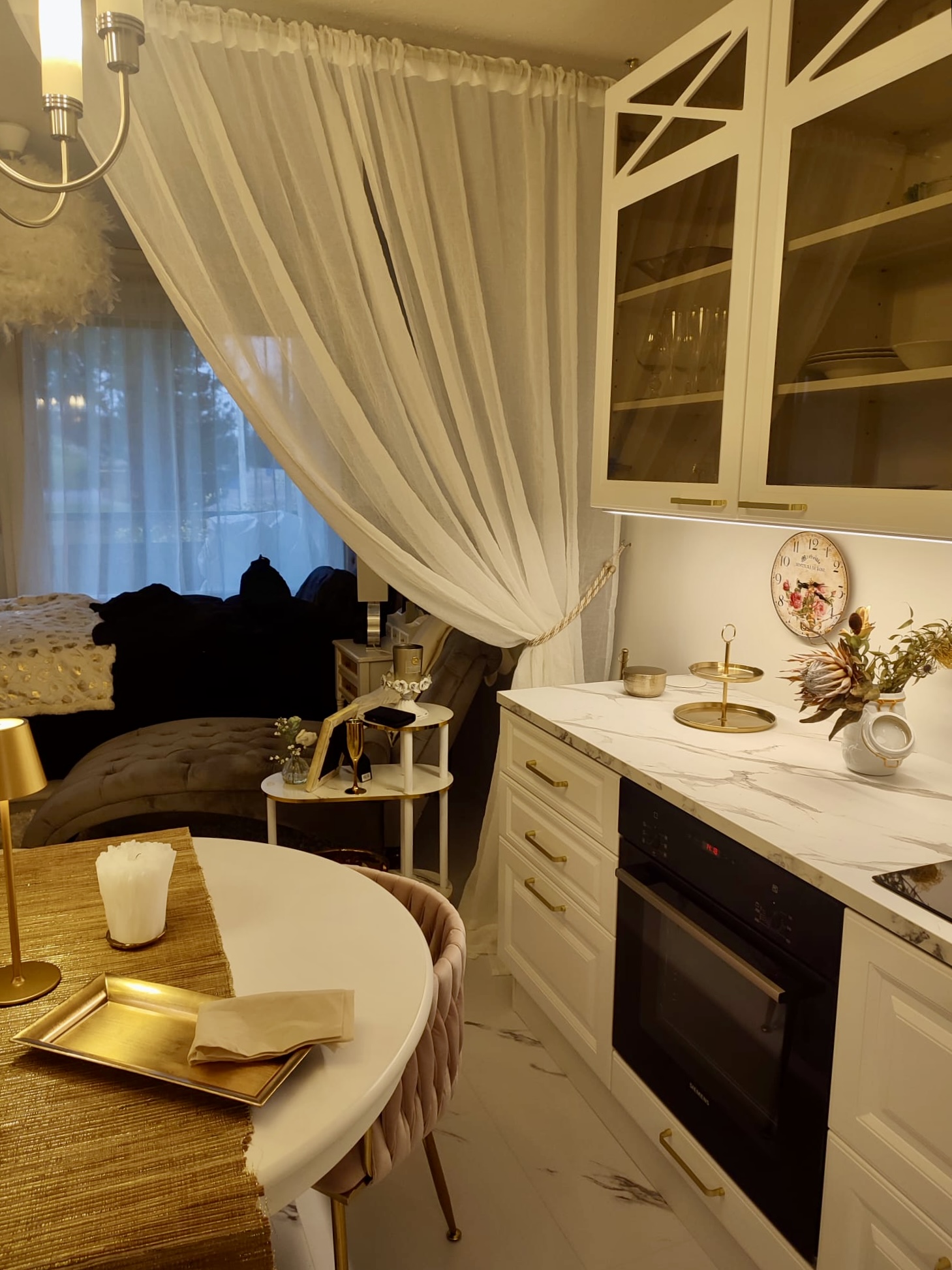 Sisustussuunnittelija Tampere kokemuksia, Marika Piekkala, Marikan SisustusStudio, Pirkanmaa, Ylöjärvi, sisustussuunnittelua rakkaudella yksityisiin ja julkisiin kohteisiin. Tampereen rintamamiestalon kokonaisvaltainen uudistus. Sisustussuunnittelija Tampere, Ylöjärvi, Nokia, koko Suomi. Toteutus Designkaluste FInland Oy