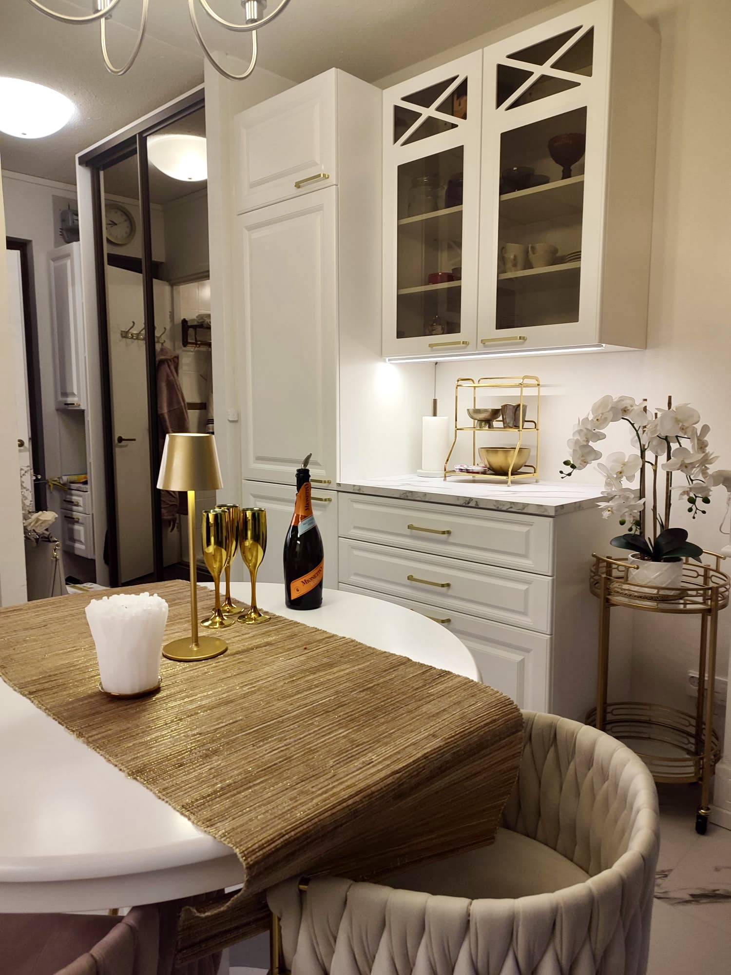 Sisustussuunnittelija Tampere kokemuksia, Marika Piekkala, Marikan SisustusStudio, Pirkanmaa, Ylöjärvi, sisustussuunnittelua rakkaudella yksityisiin ja julkisiin kohteisiin. Tampereen rintamamiestalon kokonaisvaltainen uudistus. Sisustussuunnittelija Tampere, Ylöjärvi, Nokia, koko Suomi. Toteutus Designkaluste FInland Oy