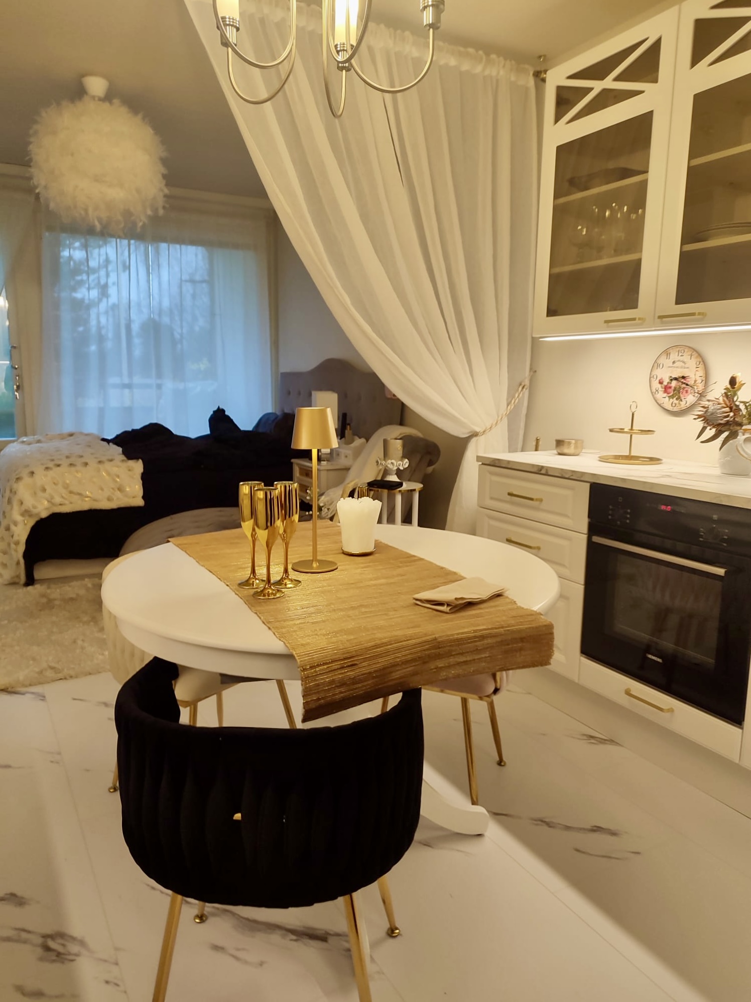 Sisustussuunnittelija Tampere kokemuksia, Marika Piekkala, Marikan SisustusStudio, Pirkanmaa, Ylöjärvi, sisustussuunnittelua rakkaudella yksityisiin ja julkisiin kohteisiin. Tampereen rintamamiestalon kokonaisvaltainen uudistus. Sisustussuunnittelija Tampere, Ylöjärvi, Nokia, koko Suomi. Toteutus Designkaluste FInland Oy