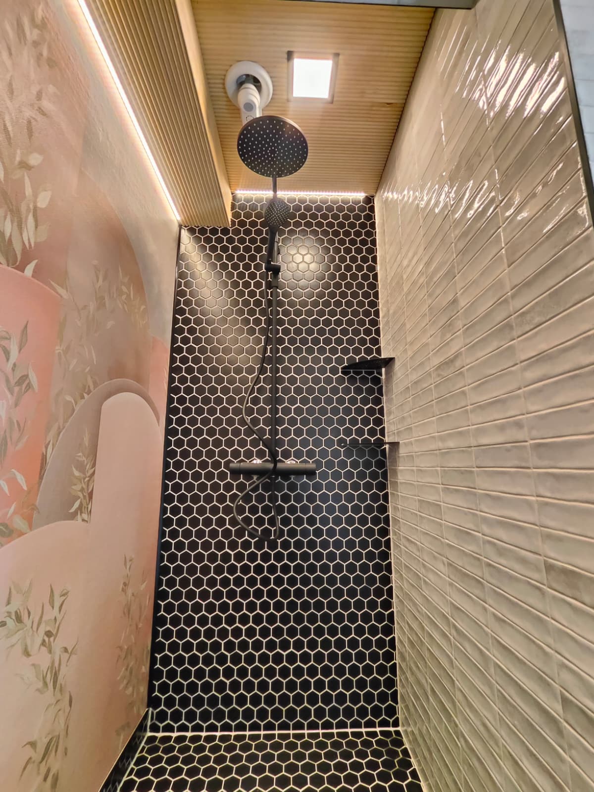 Sisustussuunnittelija Tampere kokemuksia, Marika Piekkala, Marikan SisustusStudio, Pirkanmaa, Ylöjärvi, sisustussuunnittelua rakkaudella yksityisiin ja julkisiin kohteisiin. Tampereen rintamamiestalon kokonaisvaltainen uudistus. Sisustussuunnittelija Tampere, Ylöjärvi, Nokia, koko Suomi. Toteutus ja kuvat, Rakennuspalvelu Koivumäki Oy