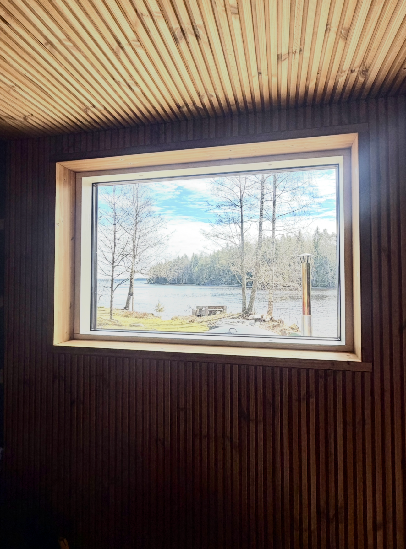Pirkanmaa, kokonaisvaltainen mökin suunnittelu. Pintasuunnittelu, valaistussuunnittelu, kiintokalustesuunnittelu ja tilasuunnittelu. Tupa ja sauna uudiskohde, sisustussuunnittelu Marika Piekkala. Tampere, Nokia, Ylöjärvi.